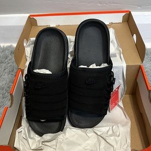 COPY - **Rare** triple black Nike Asuna Slides sz10